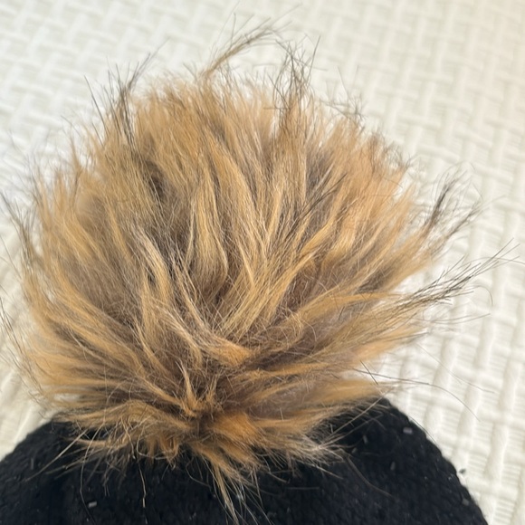 Ralph Lauren black hat with bead detail, pompom. - Picture 4 of 5